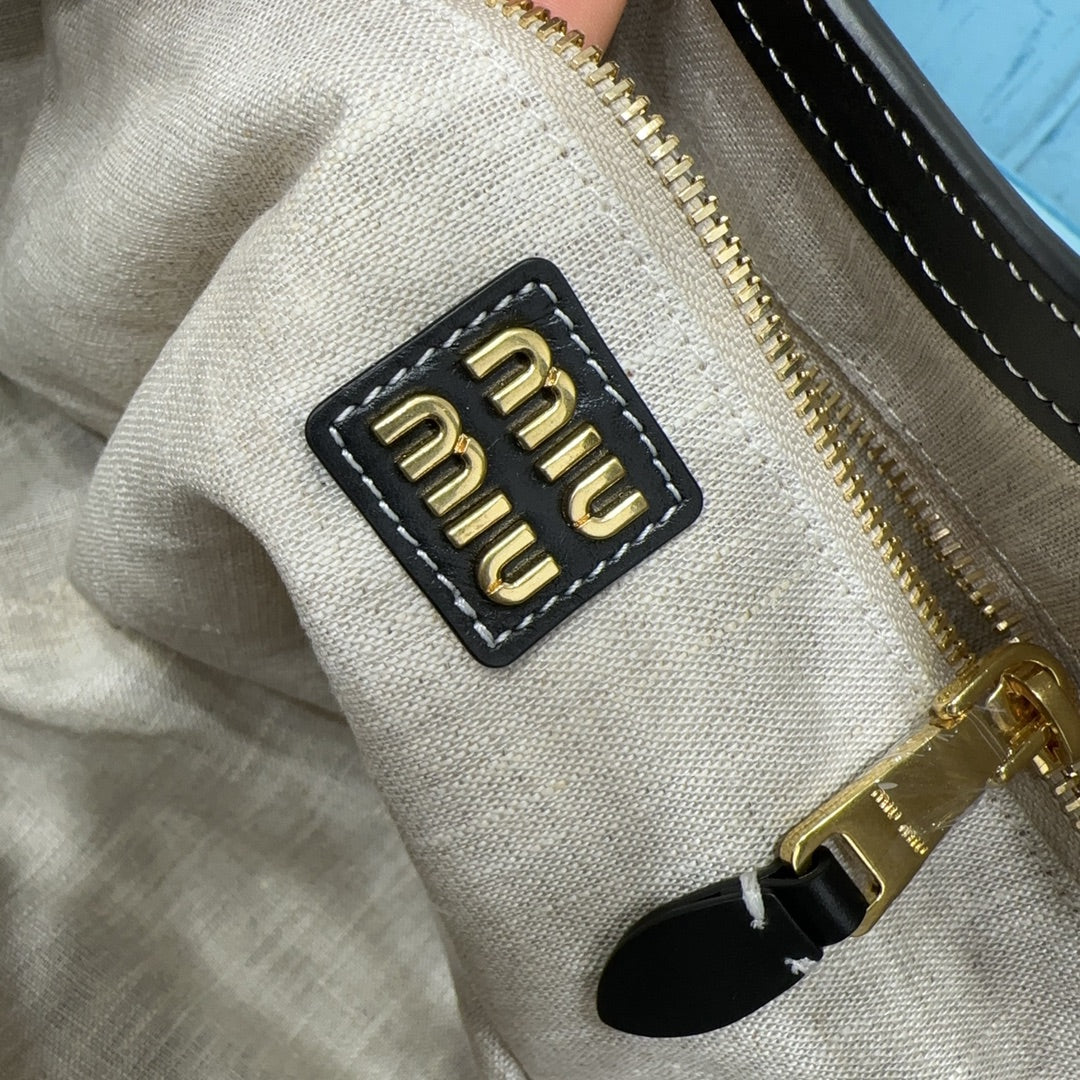 Structured Tote Bag in Black Smooth Leather with Round Handles, image 6