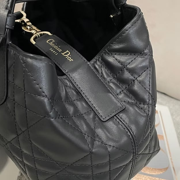 Tote Bag in Black Quilted Leather with Long Handles, image 12