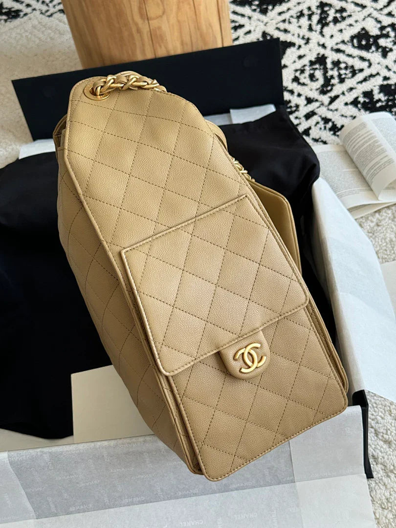 Large Soft Hobo Bag in Beige Quilted Leather with Chain Straps, image 4