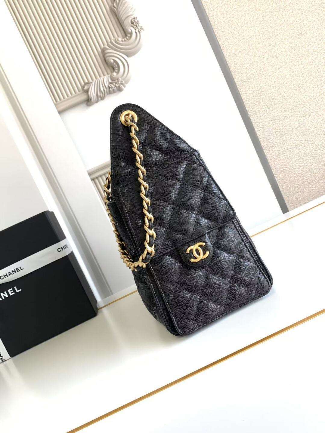 CHNL 25 Small Black Hobo