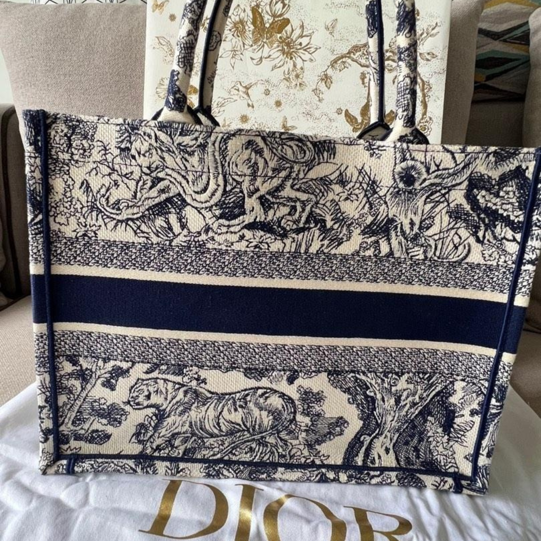 Large Tote Bag in Navy and Cream Embroidered Canvas, image 5