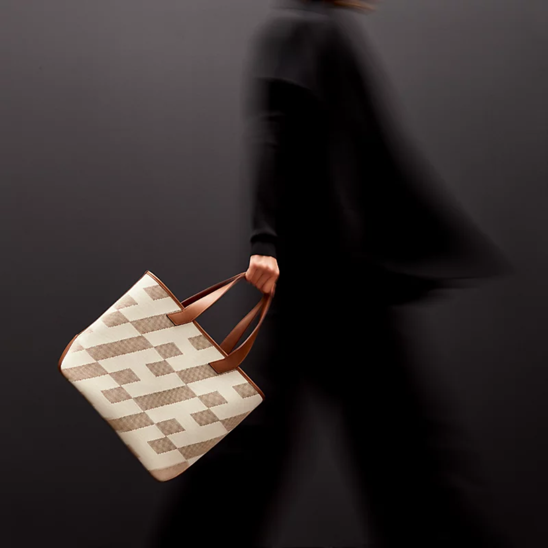 Slanted H Shopping Tote 40 By HMÈ
