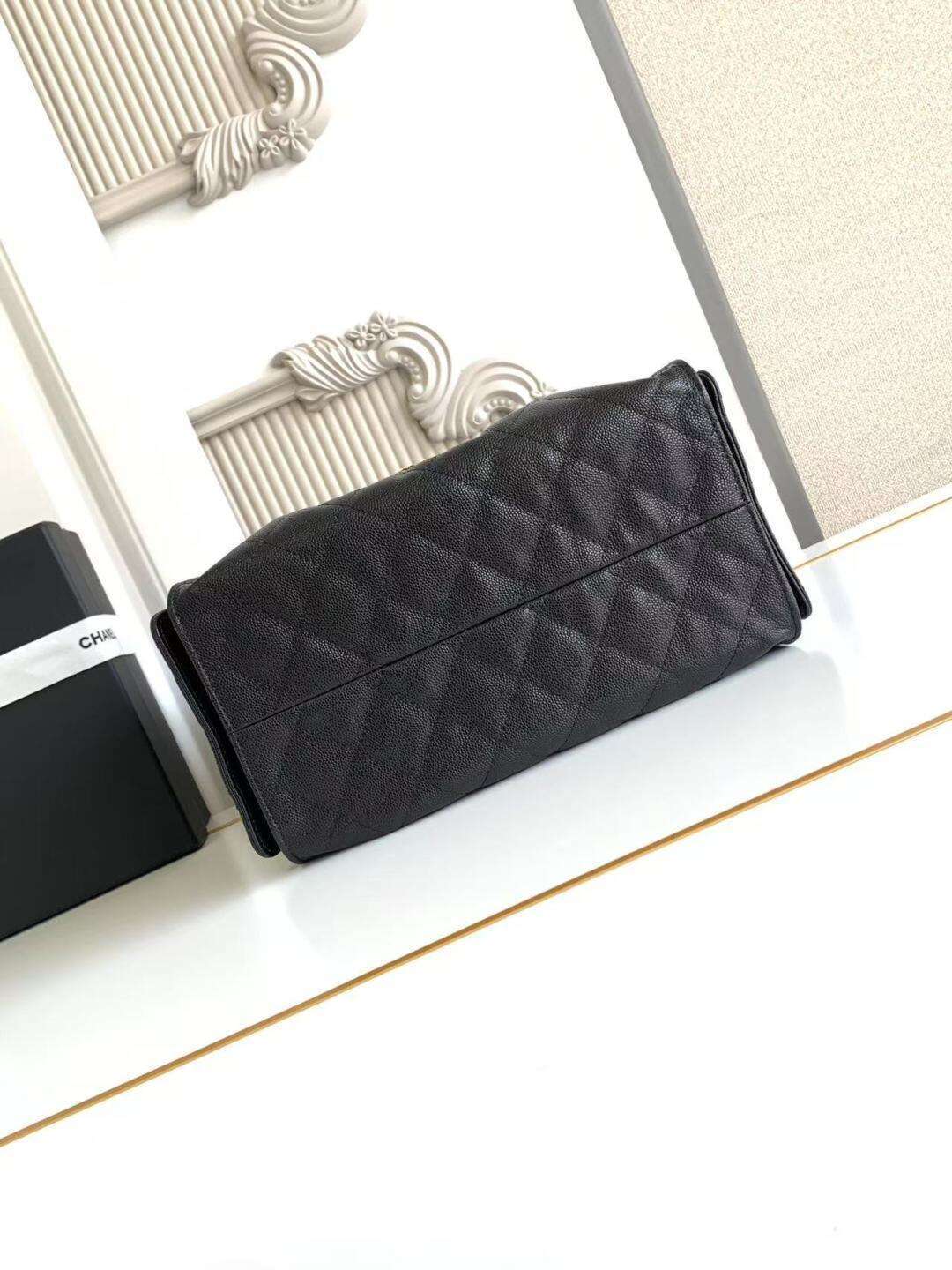 CHNL 25 Small Black Hobo