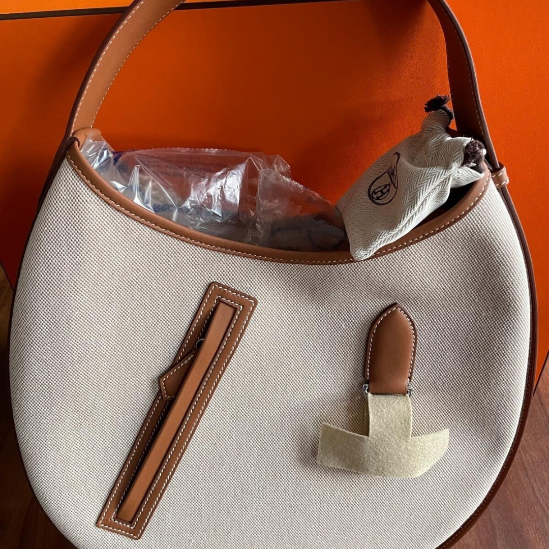 Small Saddle Bag Made Of Fabric And Leather From HMÈ