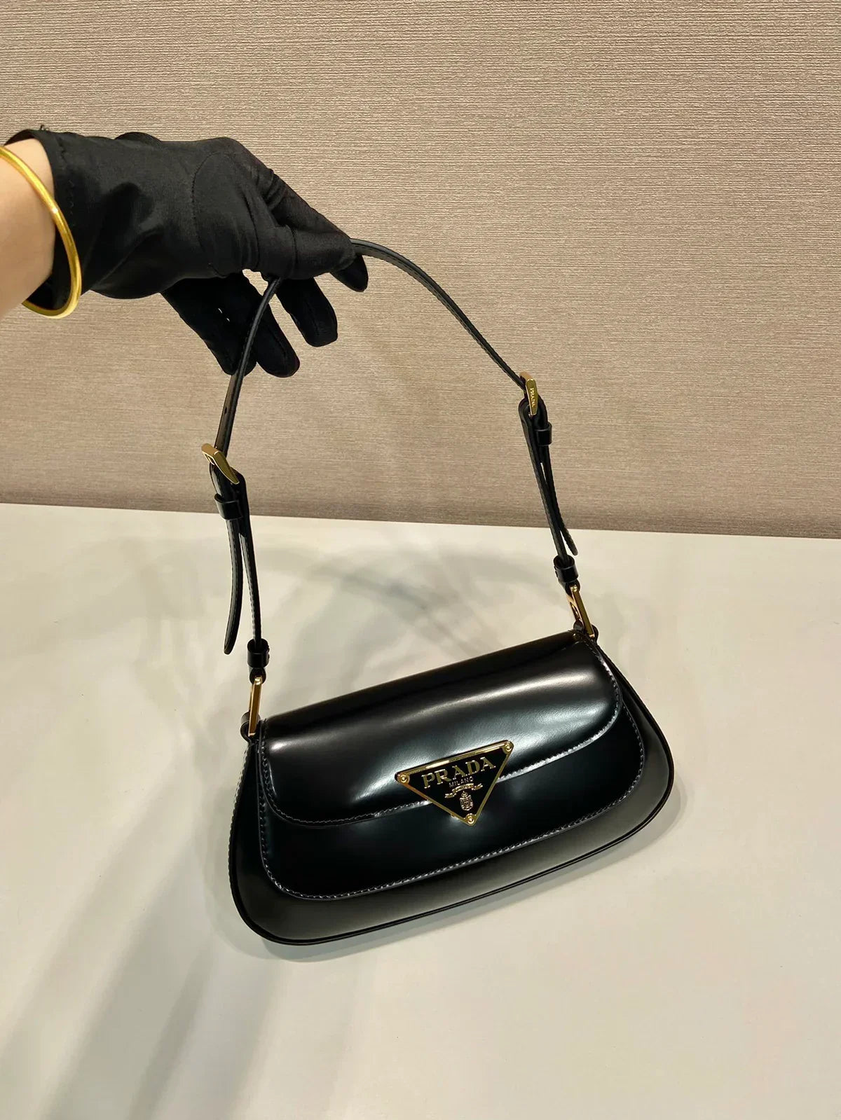 Baguette Shoulder Bag in Black Patent Leather with Gold Plaque, image 3