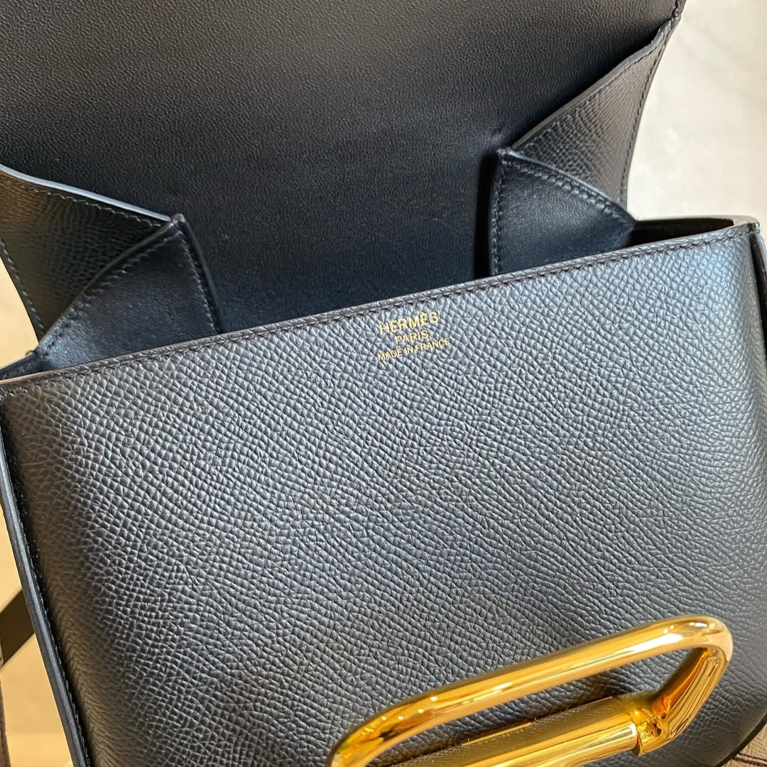 Flap Crossbody Bag in Black Grained Leather with Gold Clasp, image 11