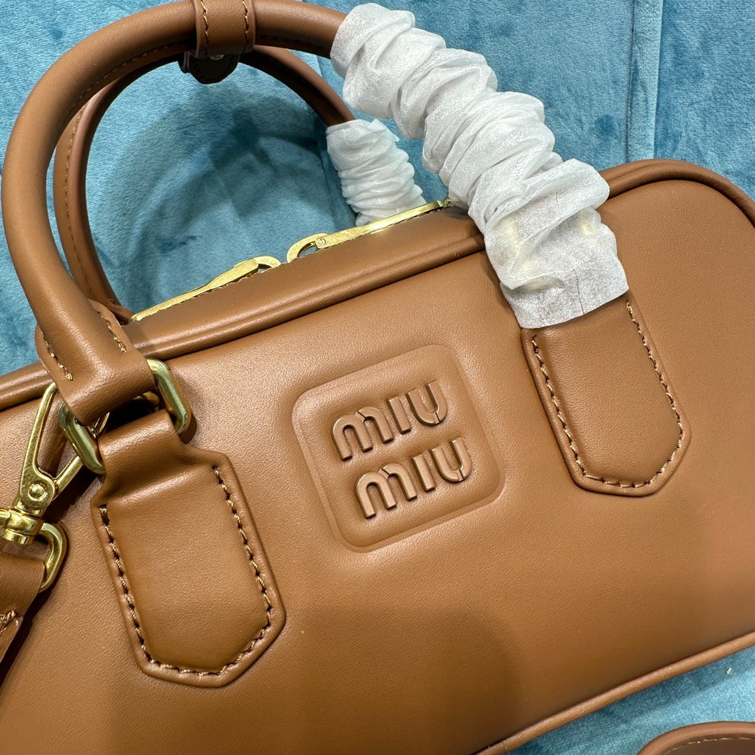 VICTORIA™ Elegance Hobo Bag