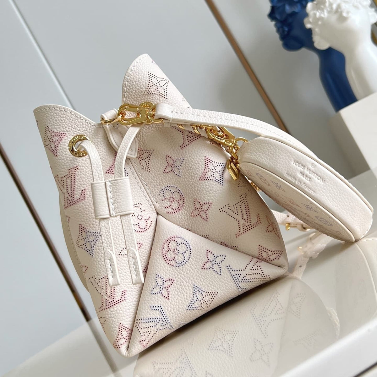 Bucket Bag in Cream Printed Leather with Chain and Round Pouch, image 3