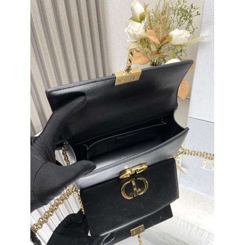 DR 30 Montaigne East-west Bag With Chain